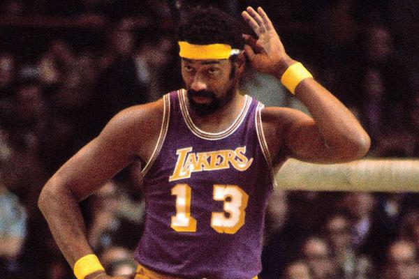 莱切vs比萨：卡马尔达、索蒂尔首发，阿金桑米罗、埃贝彻尔出战（莱切对阵比萨：卡马尔达、索蒂尔先发，阿金桑米罗与埃贝彻尔登场）