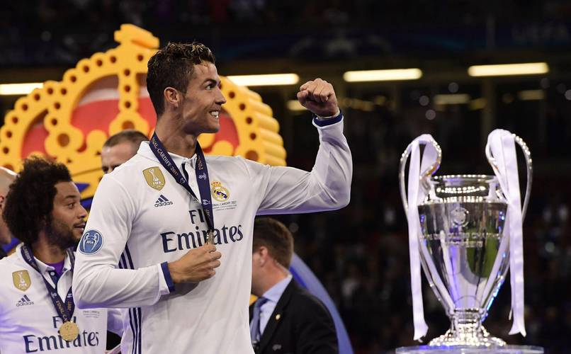 萨拉赫本赛季跑动增至9.7km，冲刺14.8次（萨拉赫本季跑动提升至9.7公里，冲刺达14.8次）