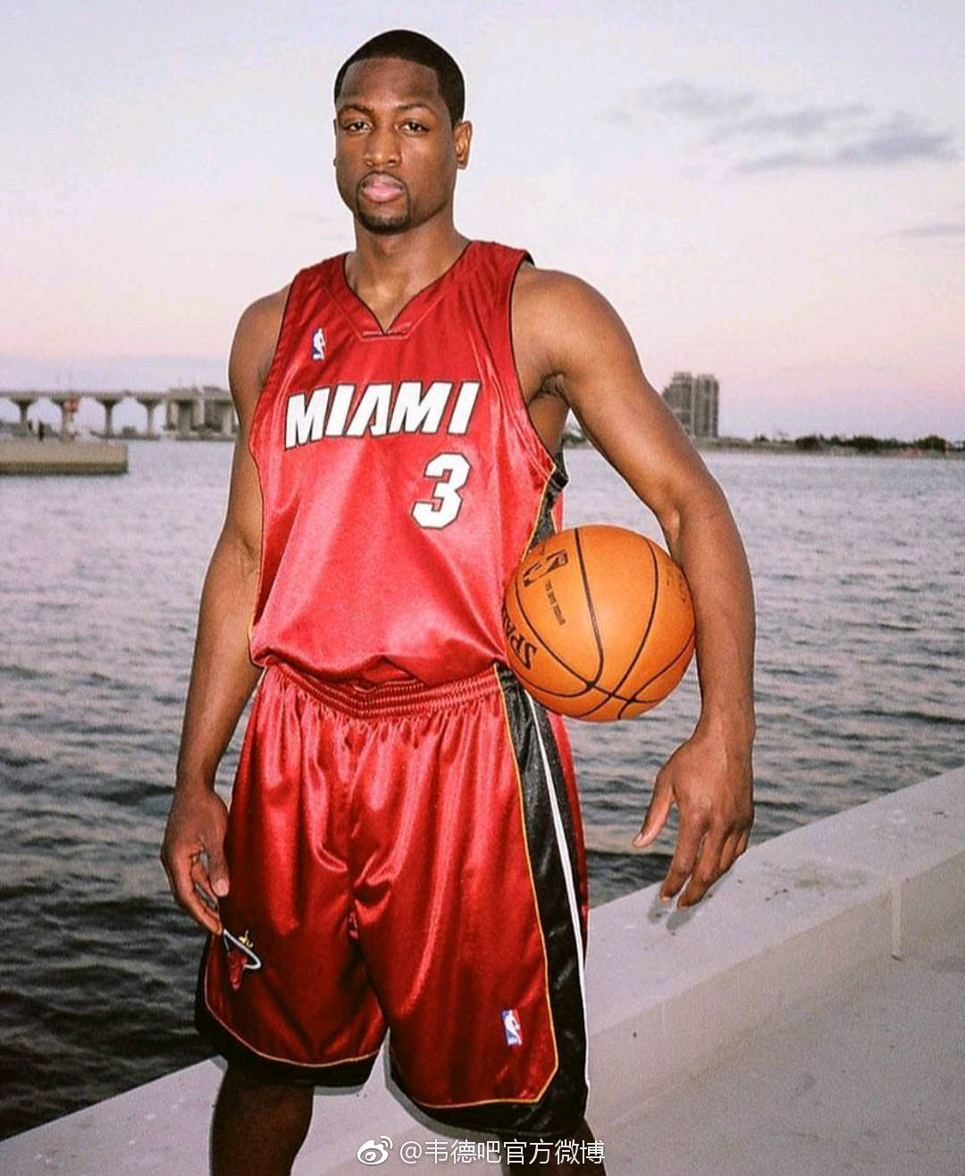 阿德尔曼：雷霆在西部独一档 我们湖人火箭马刺紧随其后（阿德尔曼称雷霆西部一枝独秀，湖人、火箭、马刺紧追其后）