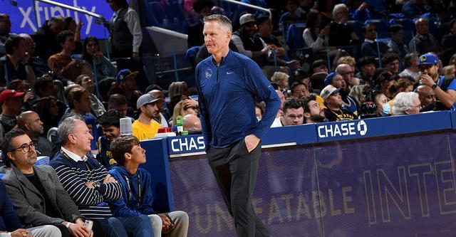 库普梅纳斯：我踢左中卫感觉很舒服，我的能力能帮助尤文（库普梅纳斯：踢左中卫我很适应，自信能以实力助力尤文）