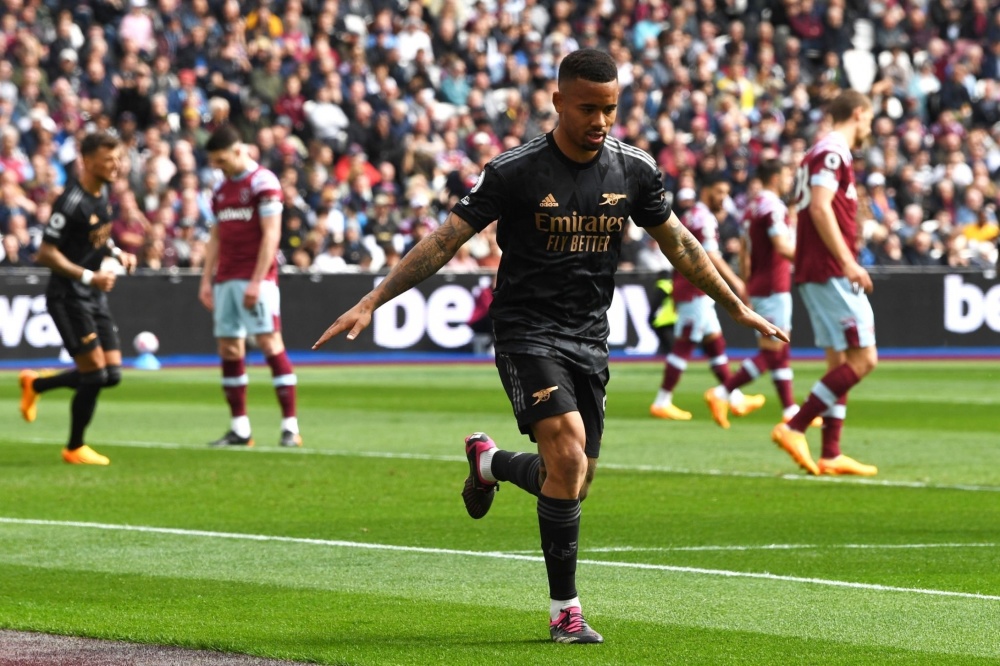 湖人官方：里夫斯遭遇左小腿轻微拉伤，将于1周后复查（湖人官宣：里夫斯左小腿轻微拉伤，预计一周后复查）