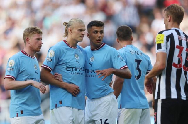 西甲为约20名待业的教练举办了专题培训：塞蒂恩、莫雷诺在列（西甲为约20位待业主帅开设专题培训班，塞蒂恩与莫雷诺在列）