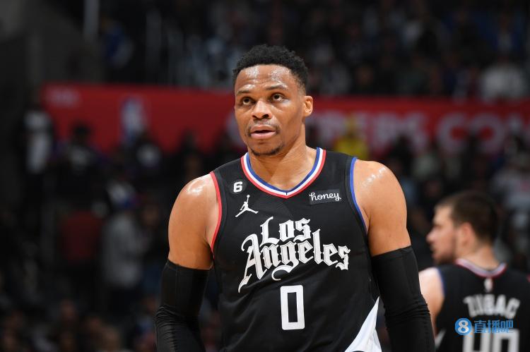 斯潘塞兄弟同日爆发，得分同时创下赛季新高（斯潘塞兄弟同日齐发力，双双刷新赛季得分新高）