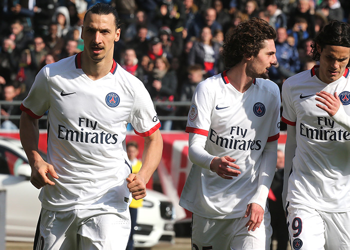 巴萨临时更换发布会人选，德容让位马丁内斯（巴萨临时调整发布会安排，马丁内斯取代德容出席）