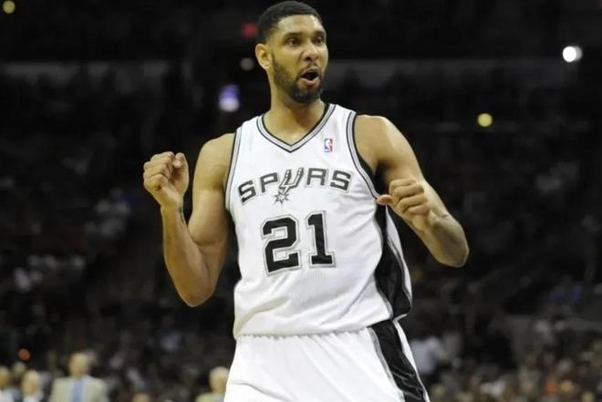 进球击溃利物浦！吉布斯·怀特生涯首次连续3场英超进球（吉布斯·怀特英超生涯首次三连斩，进球重创利物浦）