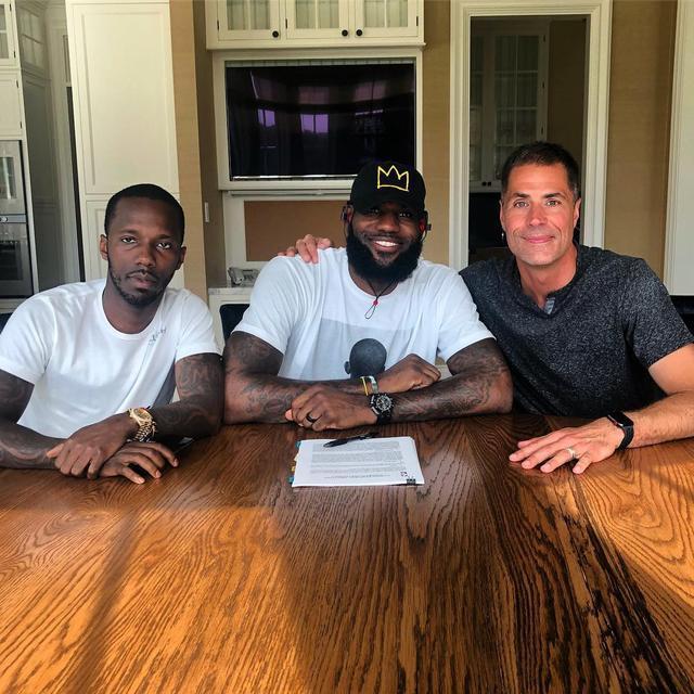 曼联冬窗按兵不动，明夏主攻防守型中场！（曼联冬窗暂缓出手，夏窗主攻防守型中场）