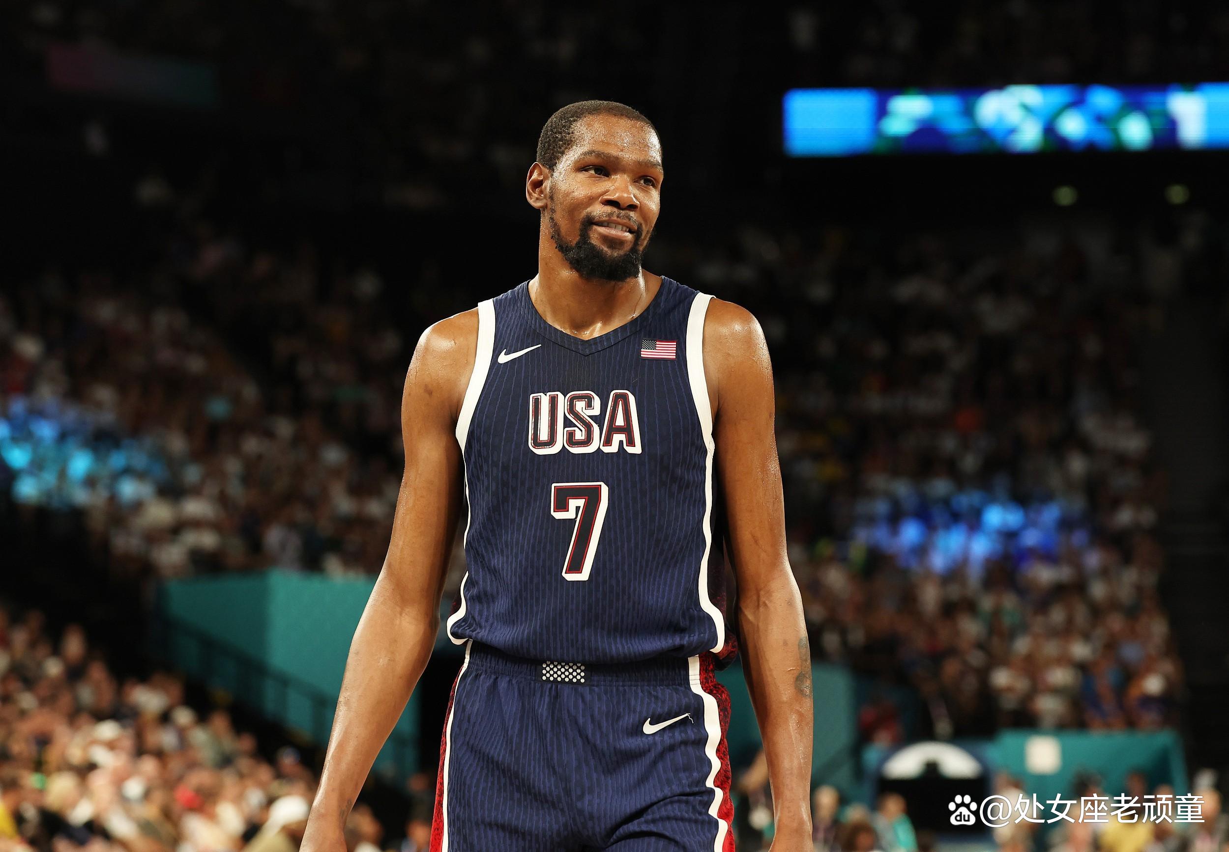 巴萨官方：受大雾影响，球队客战贝蒂斯的航班延误一小时（巴萨官宣：大雾致球队赴客战贝蒂斯航班延误一小时）