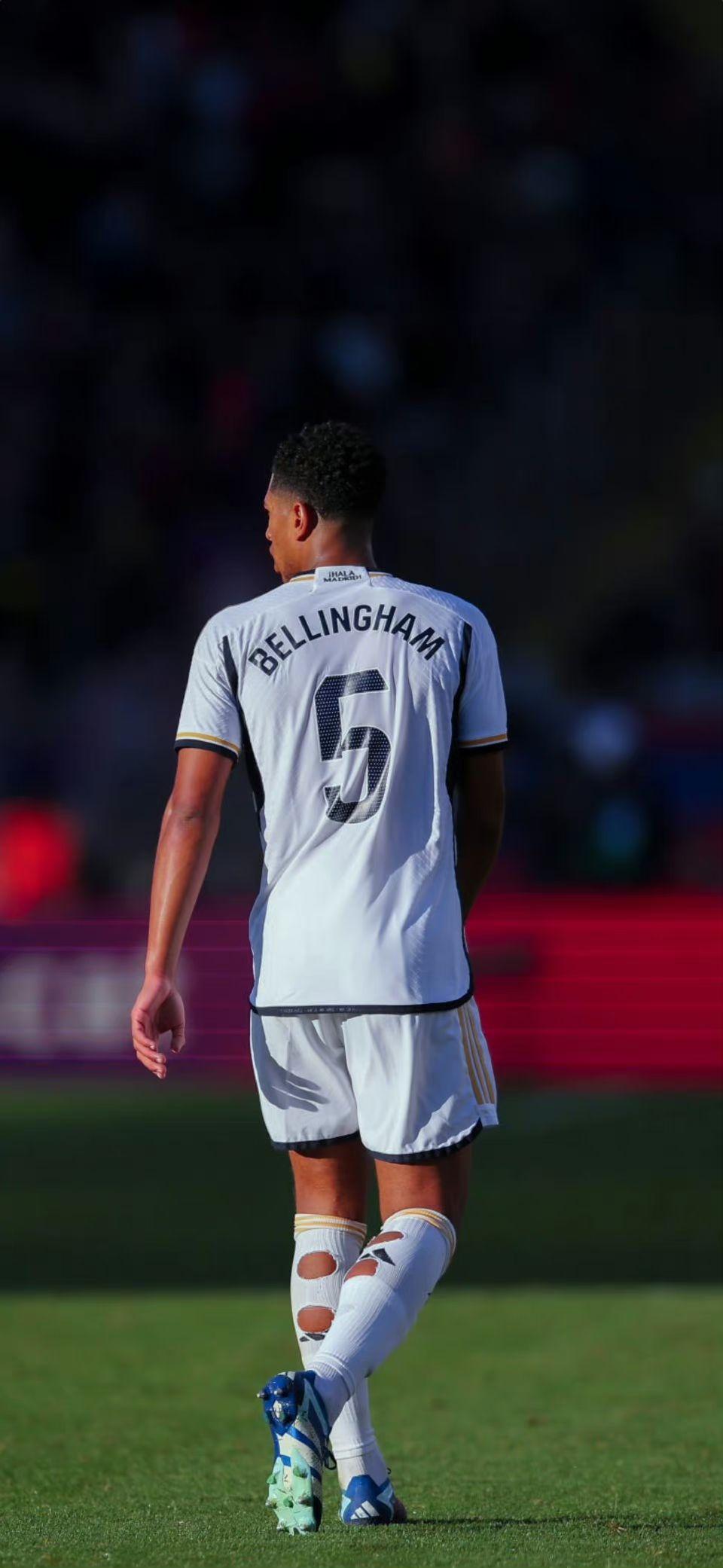 弗拉格年终大战首秀！空砍27分6板5助 19岁5天创历史第二年轻纪录（年终大战弗拉格首秀：27分6板5助难救主，19岁5天创史上第二年轻纪录）