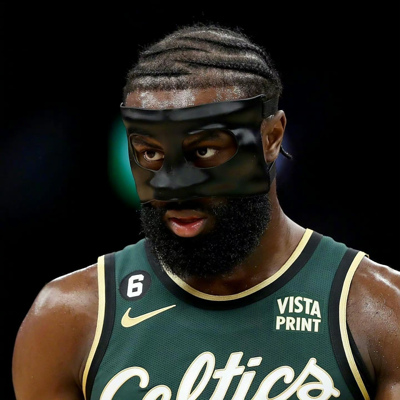 意甲知名评论员：迈尼昂不是耍脾气不续约，他只想看到米兰管理层的诚意！（意甲名嘴：迈尼昂并非赌气拒续约，只盼米兰管理层展现诚意）