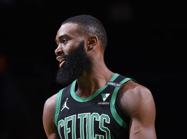 埃芬博格：拜仁前场三人能给卡尔空间，把他与梅西相比没好处（埃芬博格：拜仁锋线三人能为卡尔创造空间，将他与梅西相较无益）