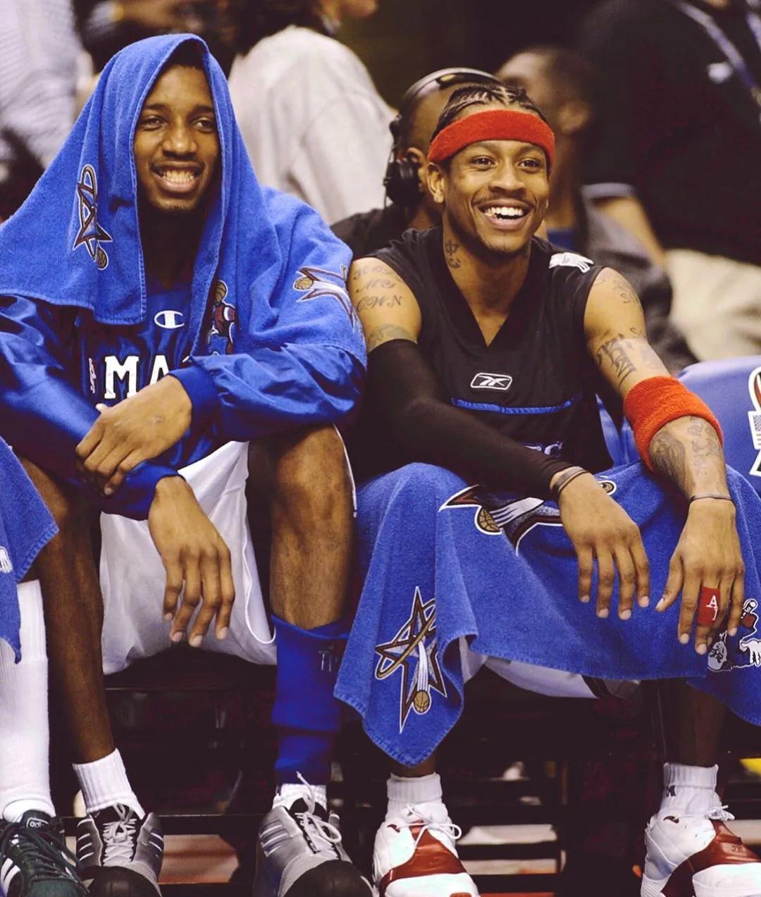 广州对徐杰犯规，裁判未响哨！替补席众将摊手挠头疑惑不解（徐杰遭广州队犯规未获吹罚，裁判未响哨，替补席众将摊手一脸疑惑）